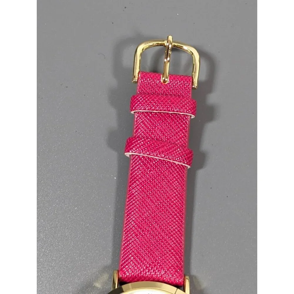 Avon Aurora Strap Watch Pink‎ Faux Leather Textured Gold Tone Classic